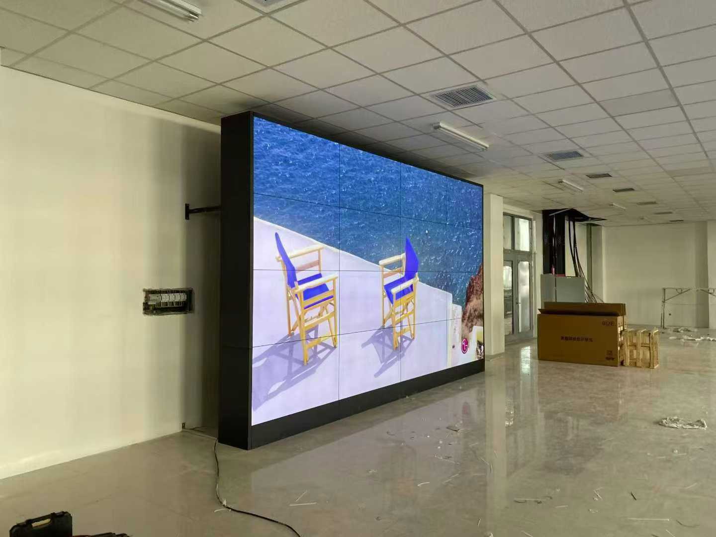 重庆某企业展厅京东方55寸LED拼接显示屏安装