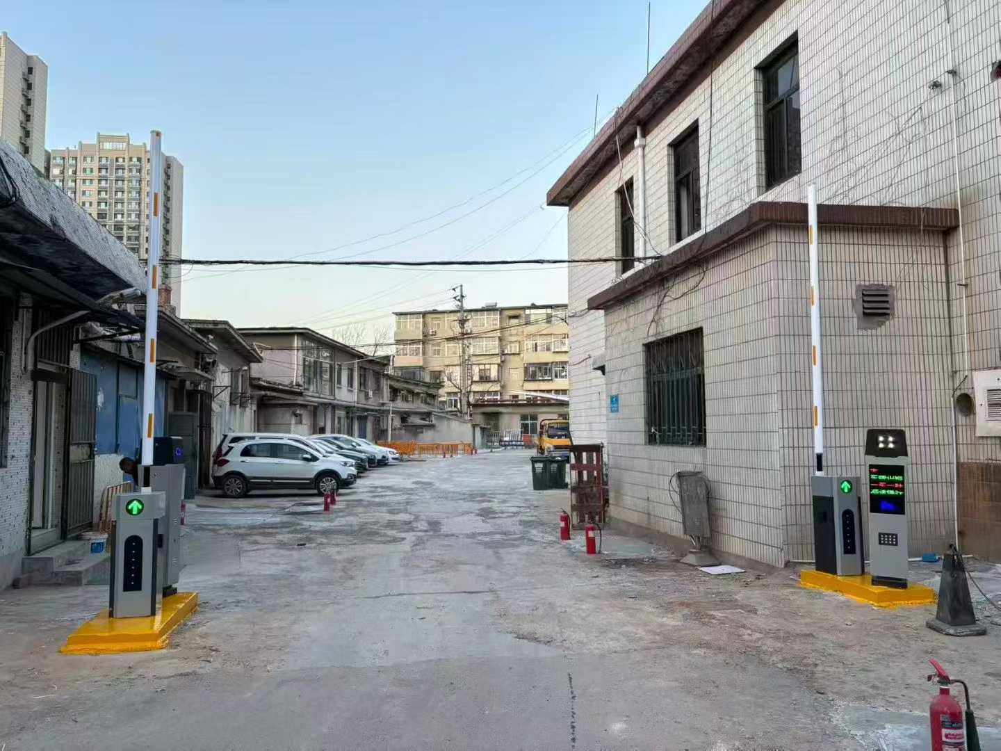 重庆某库房停车场智能化升级，打造高效道闸门禁系统